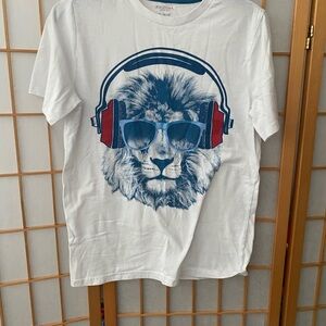 Arizona Jean Company White Shirt Blue Red Lion Headphones Sunglasses Boys XL 18